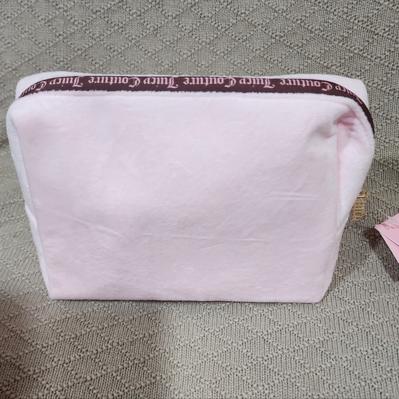 Juicy Couture Light Pink Cosmetic Case with Gold Logo New - Picture 3 of 5